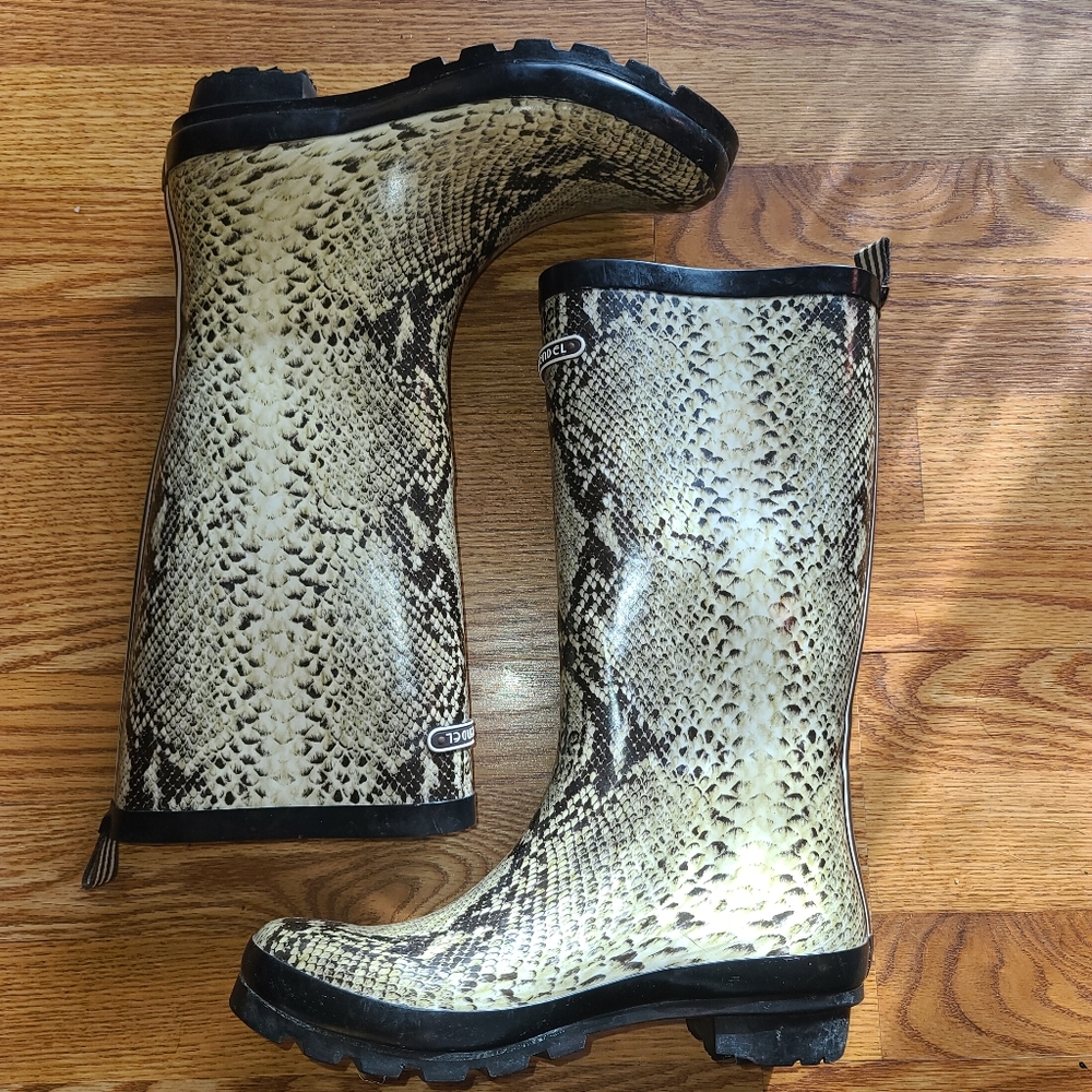 Henri Bendel Snake Print Boots